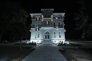 Илиевски од СДСМ: Го запустивте Офицерски, кој сака си прави приватни забави