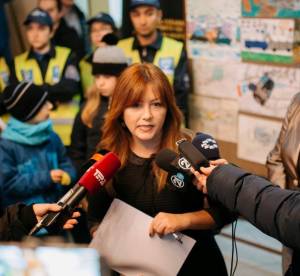 „ЗАЕДНО ЗА ГРАЃАНИТЕ И СО ГРАЃАНИТЕ“, напиша професорката Буневска која и подари на Општината две сообраќајни решенија