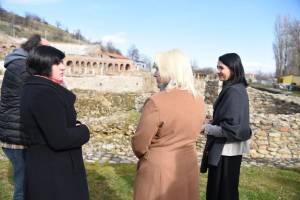Костадиновска-Стојчевска: Во Битола има уникатно богатство на чија заштита посветено работиме