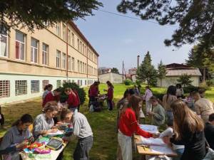 Во ООУ"Даме Груев" германската секција направи прекрасна работилница за Велигден