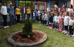 Април во знак на садењето дрвја за БВ БИЗНИС ГРУП