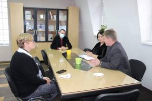 Работна средба на директорот на Библиотеката, Бојан Стефановски со Роналд Шункнехт од германската организација „Југендстил“.