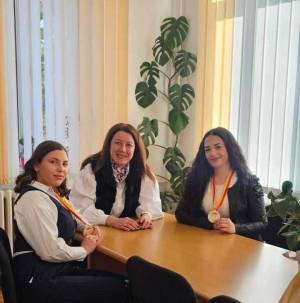 Божица и Дамјана се закитија со медали во кикбокс