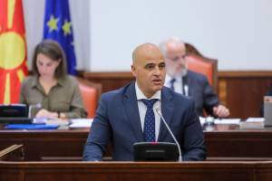 Ковачевски: Пораката од ЕУ е дека пристапниот процес ќе запре ако не поминат уставните измени, додека другите земји напредуваат