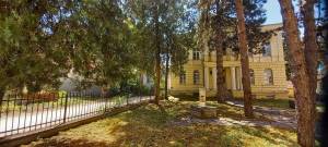 Власта предупредува „ќе ги нема“ гаражите зад зградата „Јат“- опозицијата бара јавна расправа