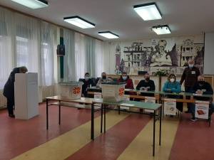 Во Битола излезноста 46 проценти до 17 часот