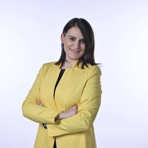 Интервју со Моника Зајкова-Додека се делиме на патриоти и предавници граѓаните ни се отселија од државата