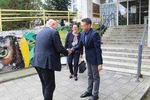 Полскиот амбасадор во посета на Битолската библиотека, договорена соработка со директорот Стефановски