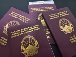 Пендаровски побара рокот за вадење документи со новото име на државата да се пролонгира до септември