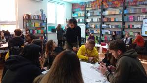 Учениците од Горната гимназија со симулација-Предизвиците на младите за вработување и започнување на бизнис во својата држава