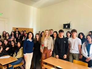 Перспективите на жените претприемачи во нашиот град - Младинскиот актив на Горната гимназија за Меѓународниот ден на жената