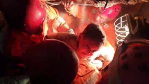 (ВИДЕО) Армијата помогна во успешната акција за извлекување на 5 годишно дете од урнатините во Кахраманмараш