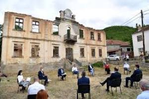 Министерството за култура догодина ќе ја почне обновата на старото училиште во Љубојно кое ќе биде Центар за промоција на македонскиот јазик