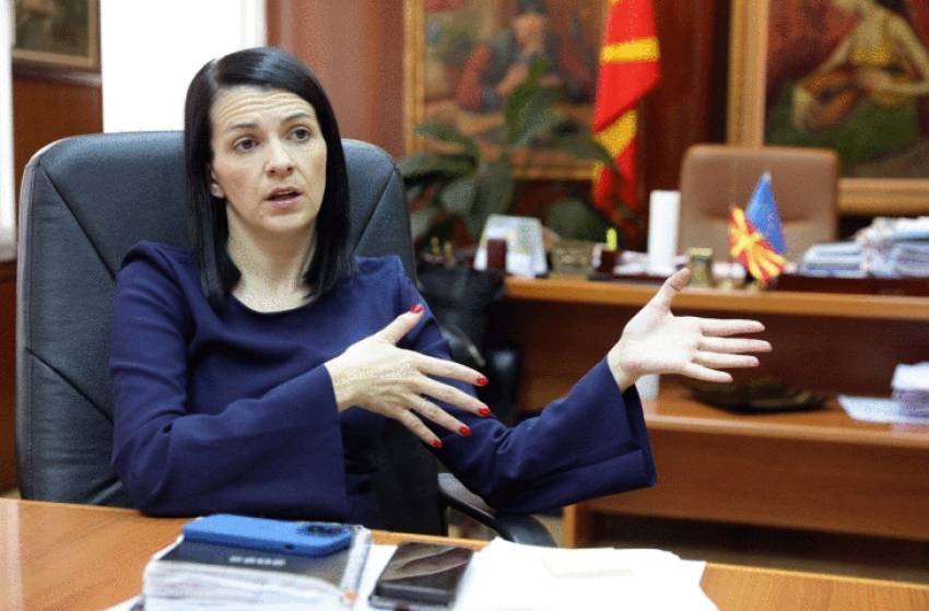 Министерката Бисера Костадиновска има два стана во Скопје и вози „џип“