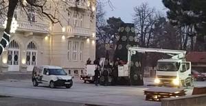Се кити платото пред Офицерски