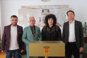 Градоначалникот Тони Коњановски