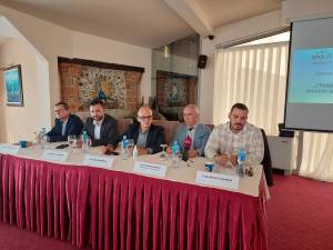 Јавна дискусија како да се поддржат локалните бизниси од областа на туризмот во Битола