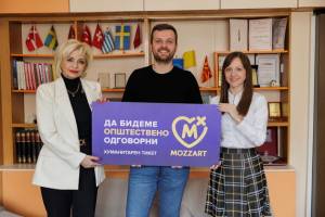 Фудбалерот Петар Ристески со донација за Битолската болница „Др Трифун Пановски”