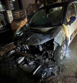 Опожарено возило на ул. "Сисак" во Битола